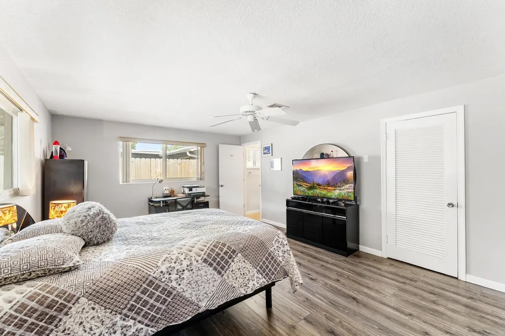 1042 SW 23rd Avenue Boynton Beach FL 33426