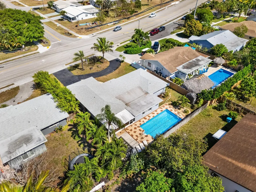 1042 SW 23rd Avenue Boynton Beach FL 33426