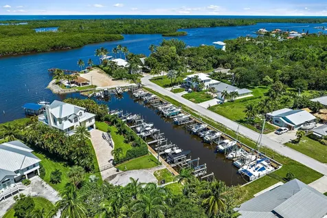 4095 SE Bay Avenue Stuart FL 34997