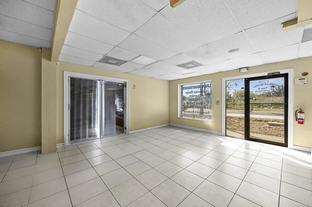 3085 2nd Avenue N Palm Springs FL 33461