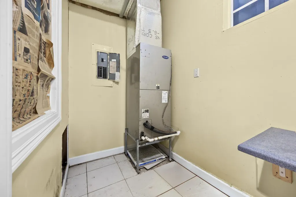 3085 2nd Avenue N Palm Springs FL 33461