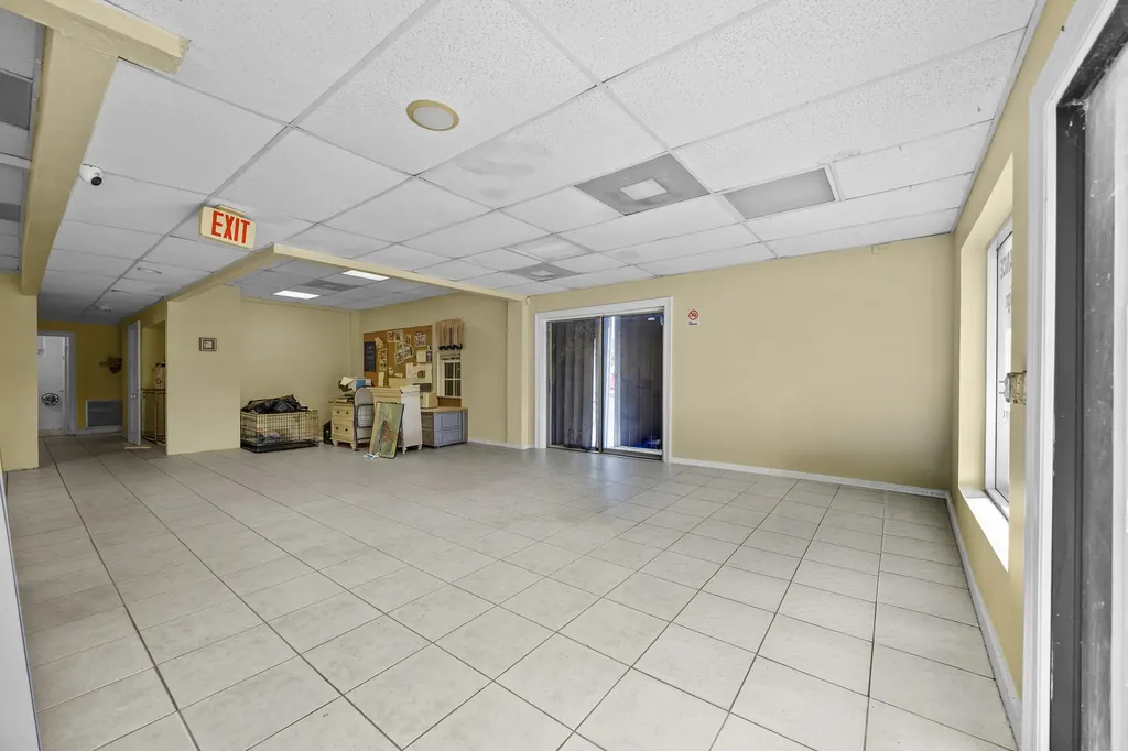 3085 2nd Avenue N Palm Springs FL 33461