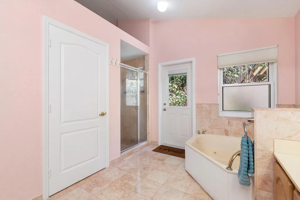 9213 Heathridge Drive West Palm Beach FL 33411