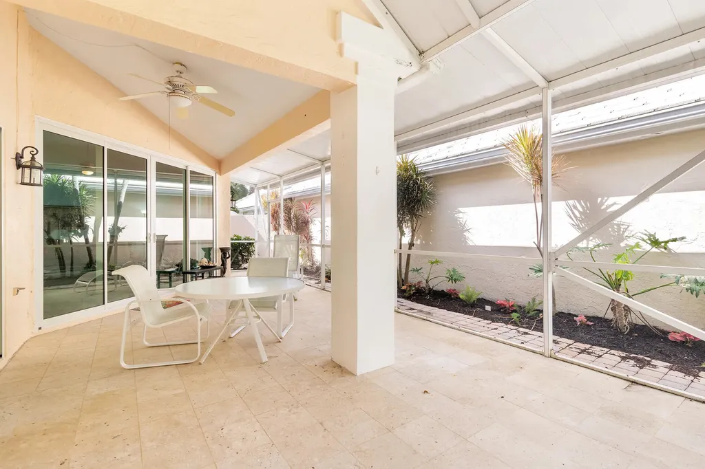 9213 Heathridge Drive West Palm Beach FL 33411