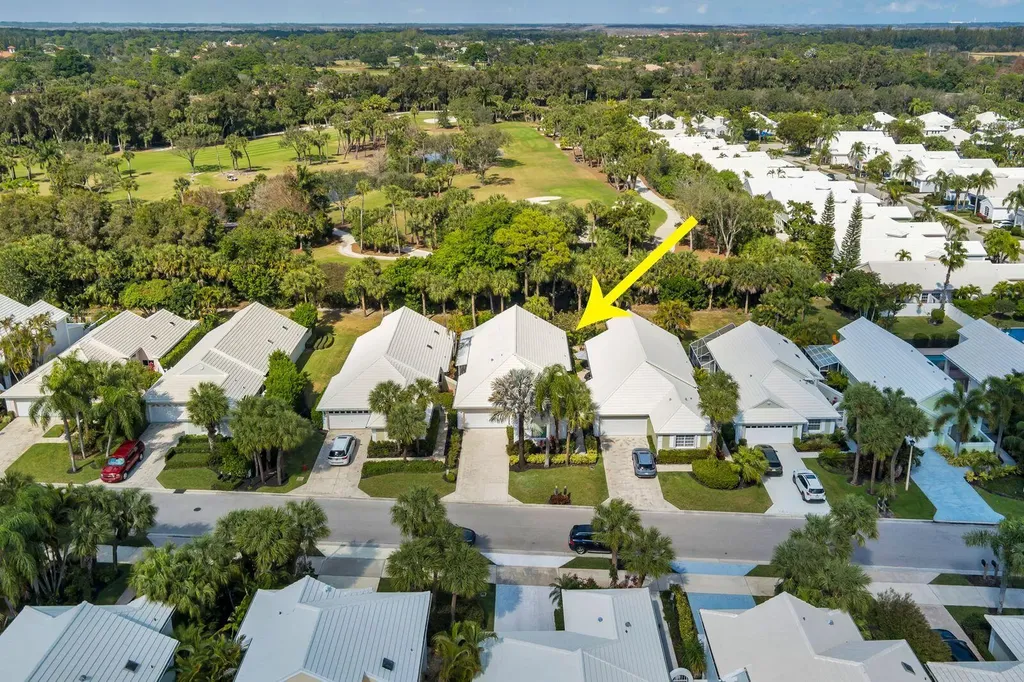9213 Heathridge Drive West Palm Beach FL 33411