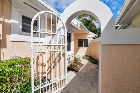 9213 Heathridge Drive West Palm Beach FL 33411