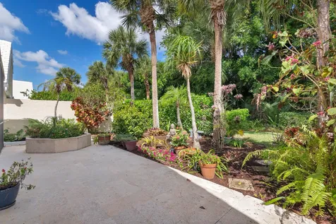 9213 Heathridge Drive West Palm Beach FL 33411