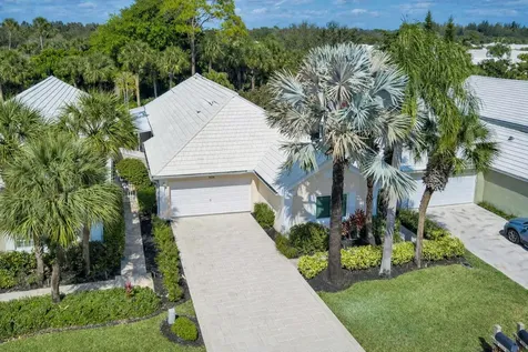 9213 Heathridge Drive West Palm Beach FL 33411