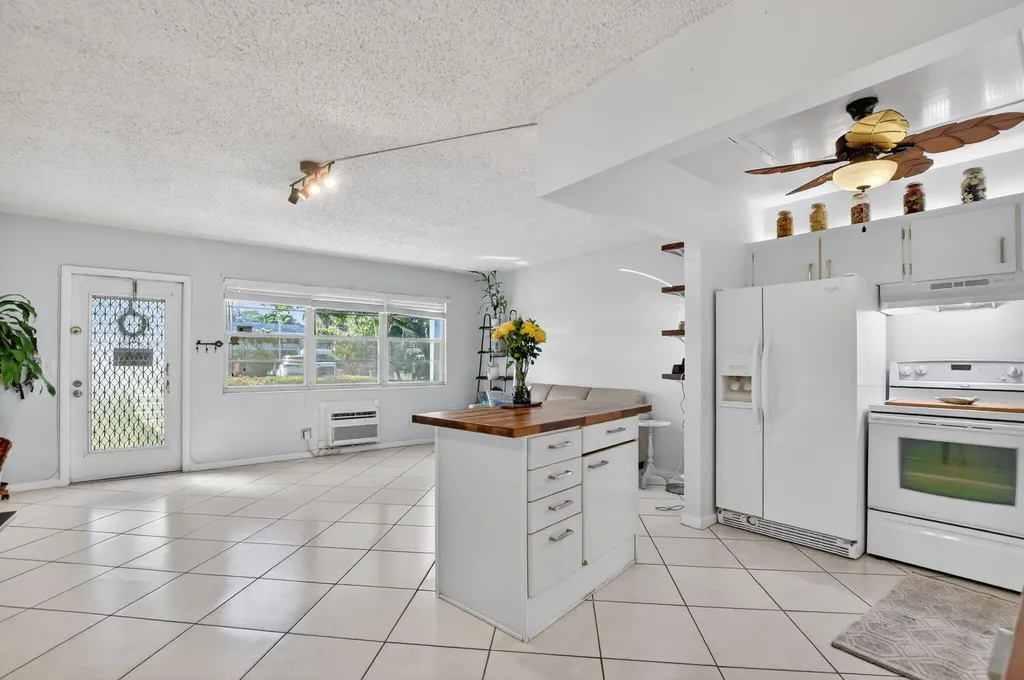 290 Oakridge Q Deerfield Beach FL 33442