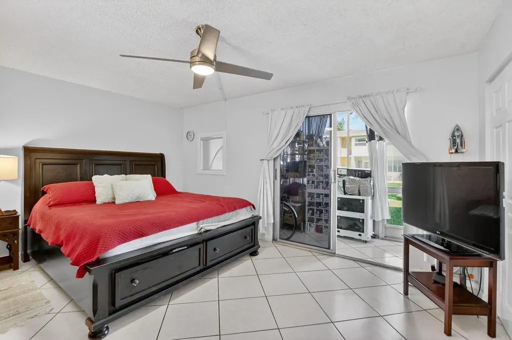 290 Oakridge Q Deerfield Beach FL 33442