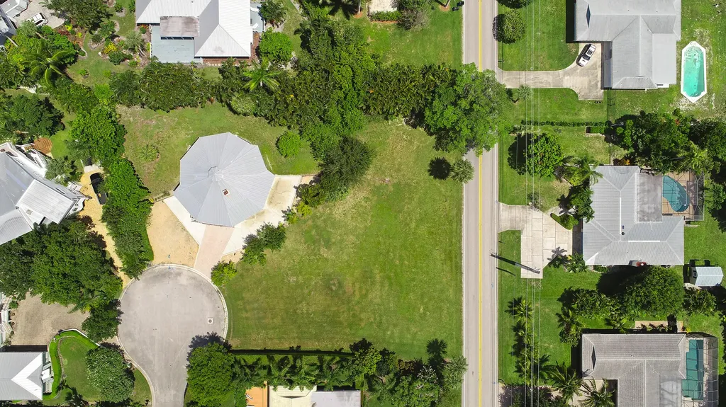 18 Cranes Nest Sewalls Point FL 34996
