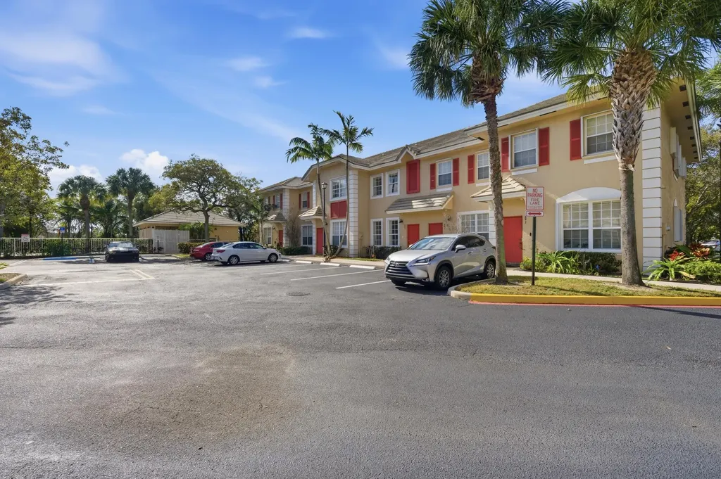 687 NW 42nd Avenue Plantation FL 33317