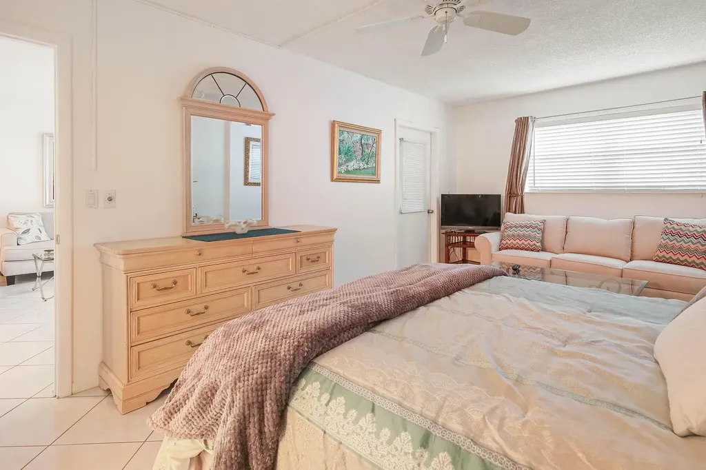 6850 10th Avenue N Lake Worth FL 33467