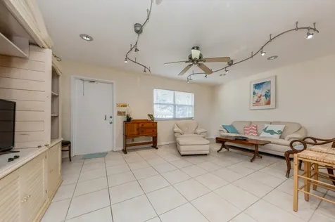 98 E Waterford E Delray Beach FL 33446
