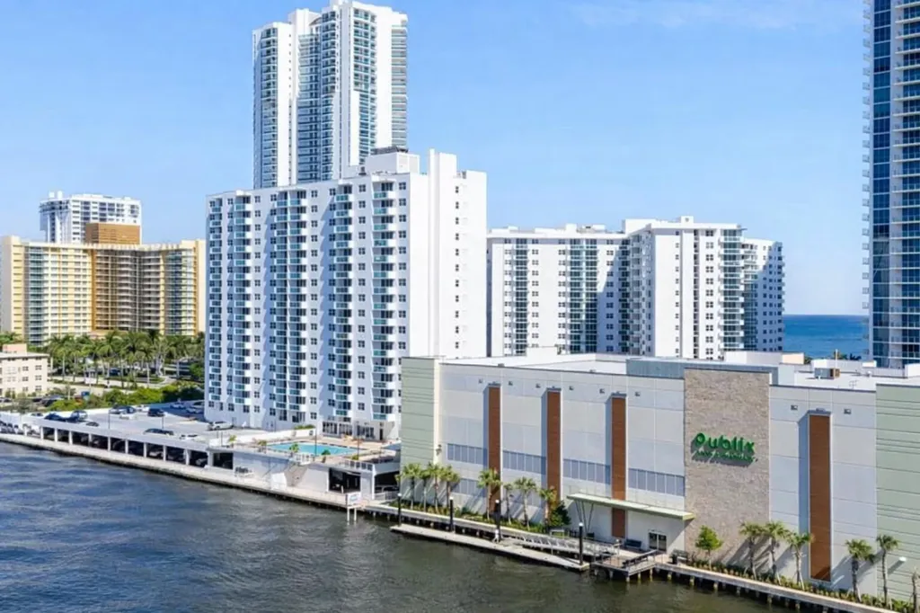 3000 S Ocean Drive Hollywood FL 33019