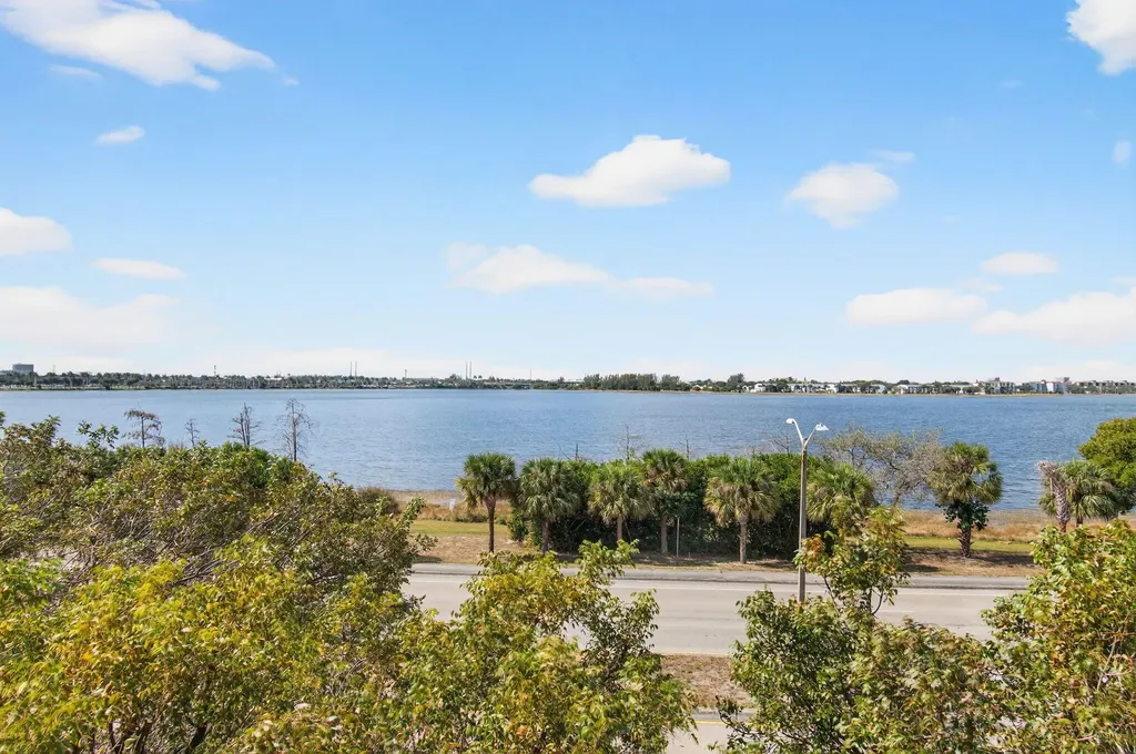 300 S Australian Avenue West Palm Beach FL 33401