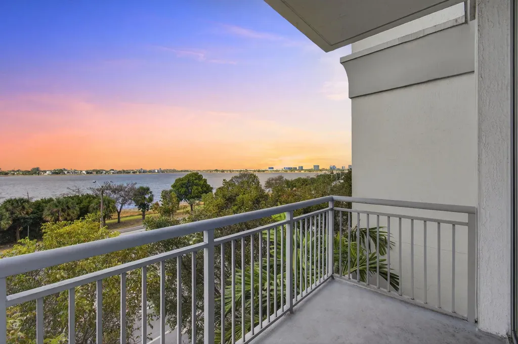 300 S Australian Avenue West Palm Beach FL 33401