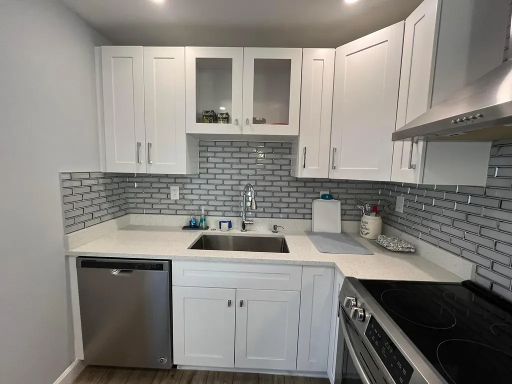 812 Burgundy Q Delray Beach FL 33484