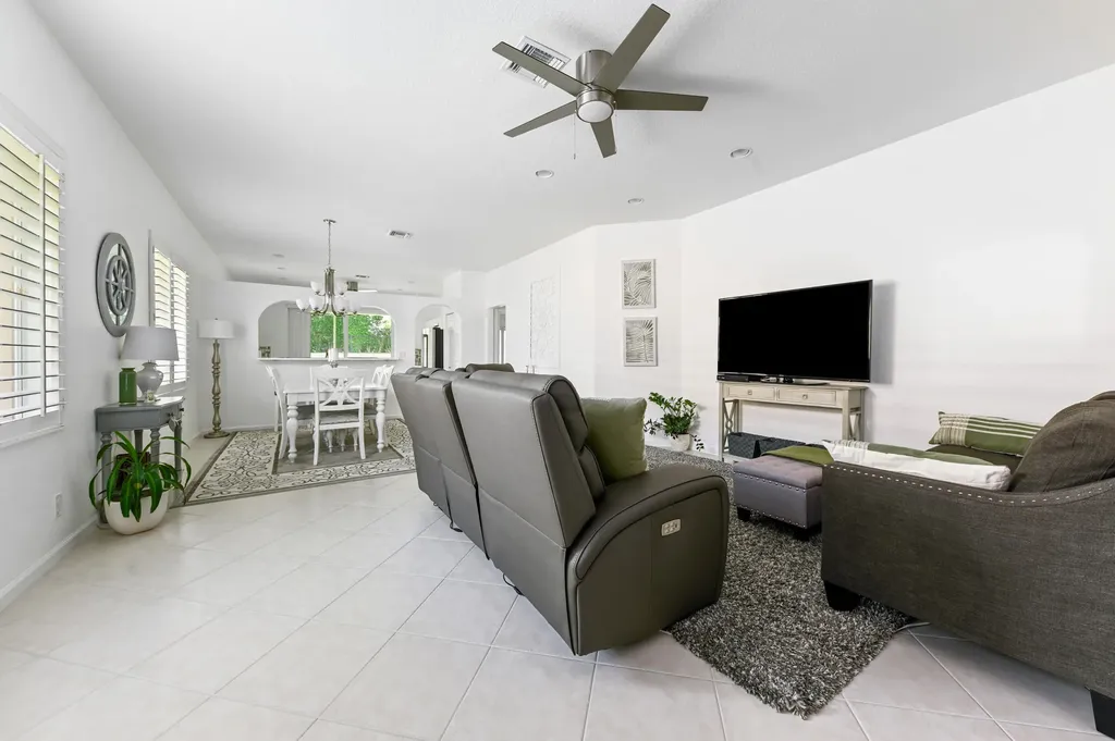 9142 Bay Point Circle West Palm Beach FL 33411