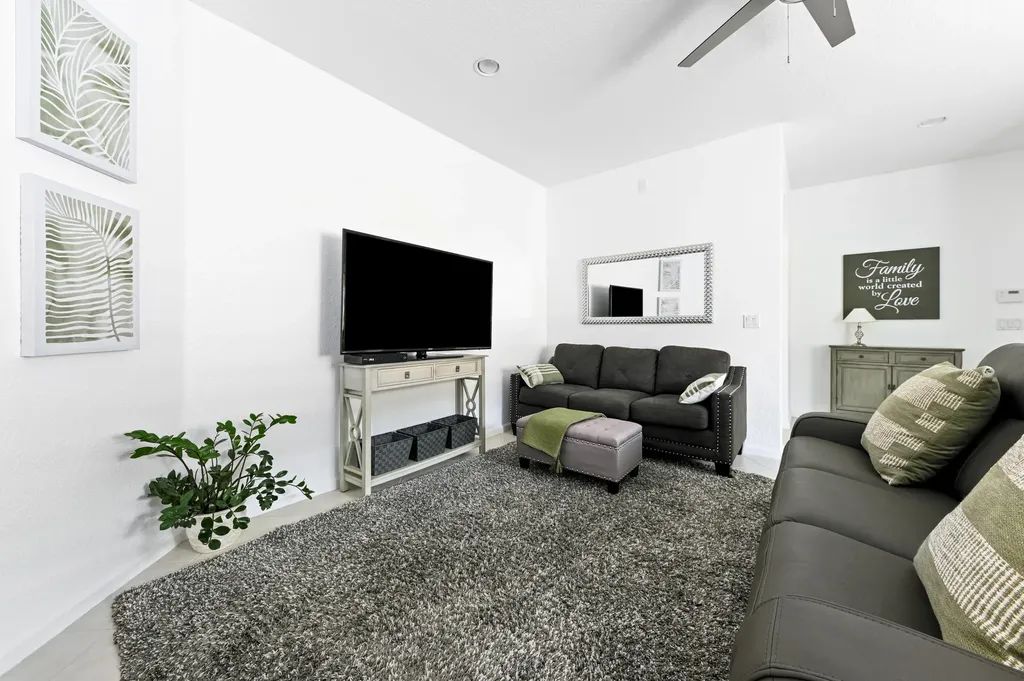 9142 Bay Point Circle West Palm Beach FL 33411