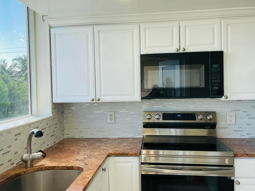 1237 Hillsboro Mile Hillsboro Beach FL 33062