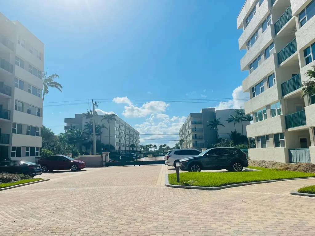 1237 Hillsboro Mile Hillsboro Beach FL 33062