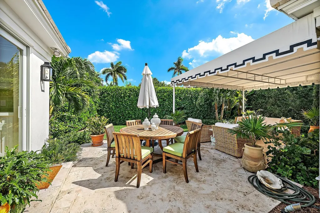 105 Evans Lane Manalapan FL 33462
