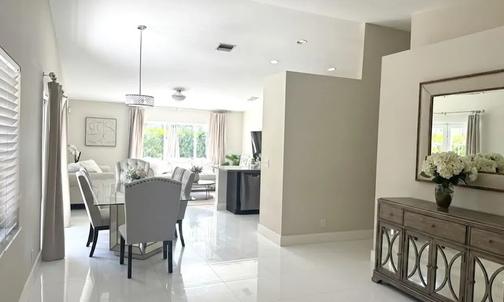 4274 NW 1st Place Deerfield Beach FL 33442