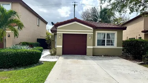 4274 NW 1st Place Deerfield Beach FL 33442