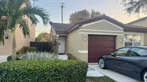 4274 NW 1st Place Deerfield Beach FL 33442