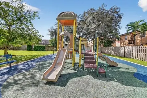 4274 NW 1st Place Deerfield Beach FL 33442