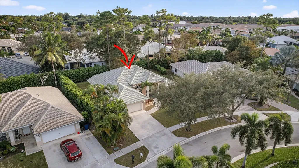 146 Fernwood Crescent Royal Palm Beach FL 33411