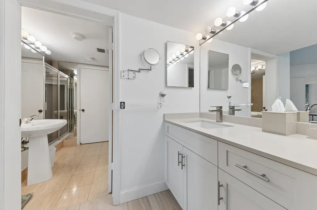 100 SE 5th Avenue Boca Raton FL 33432