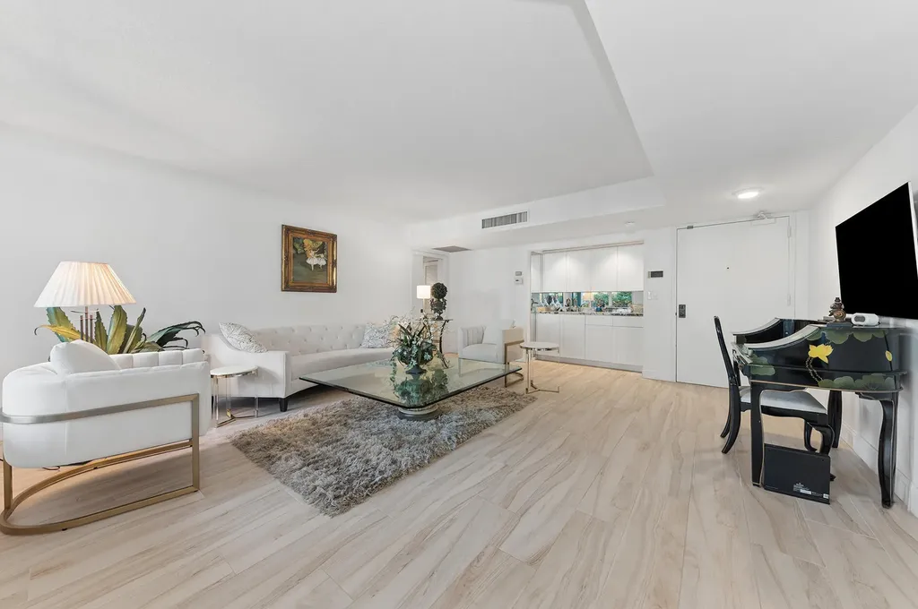 100 SE 5th Avenue Boca Raton FL 33432