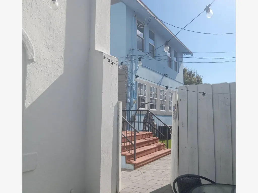 816 9th Street West Palm Beach FL 33401