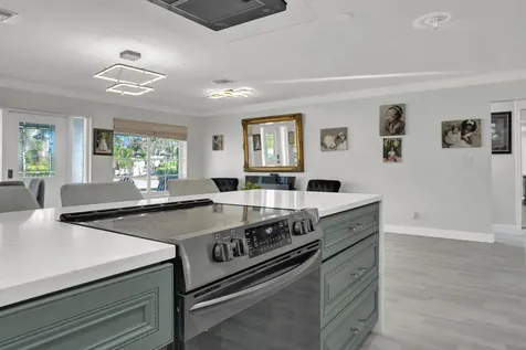 733 SE 10th Avenue Deerfield Beach FL 33441
