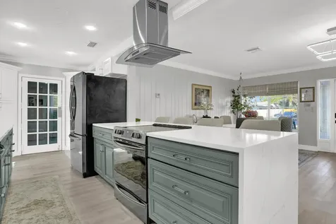 733 SE 10th Avenue Deerfield Beach FL 33441