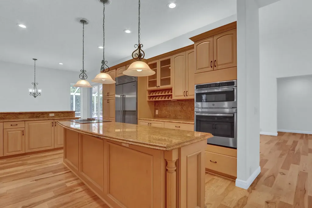 10 Martinique Cove Palm Beach Gardens FL 33418