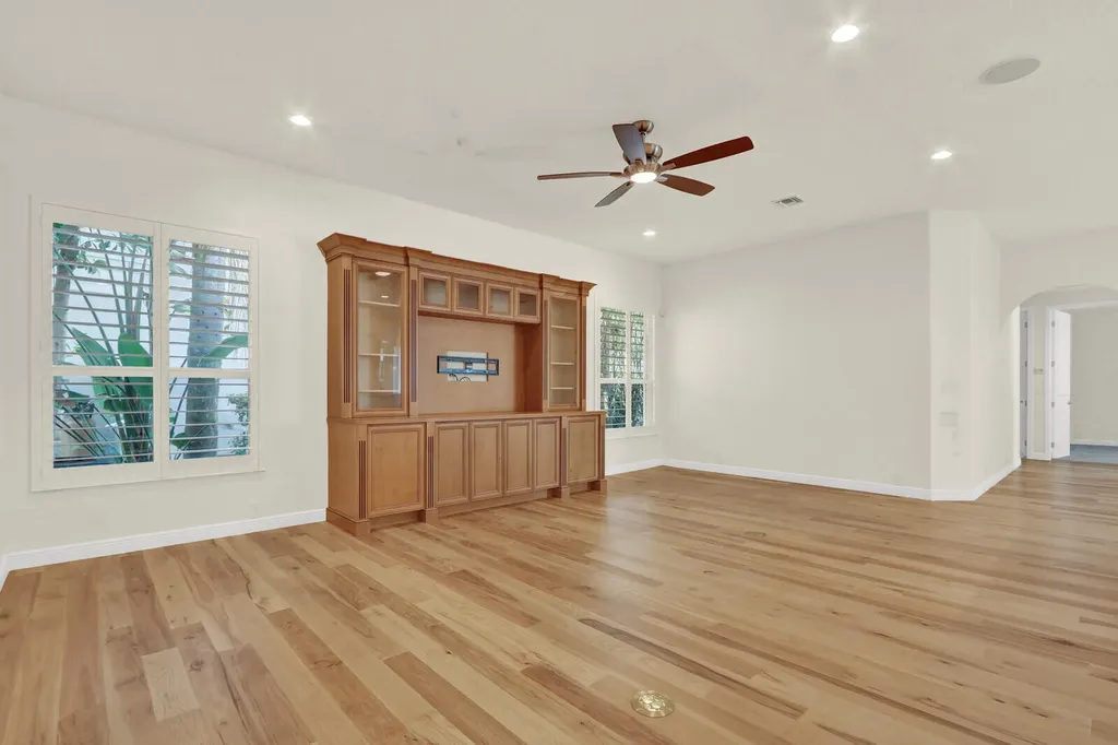 10 Martinique Cove Palm Beach Gardens FL 33418