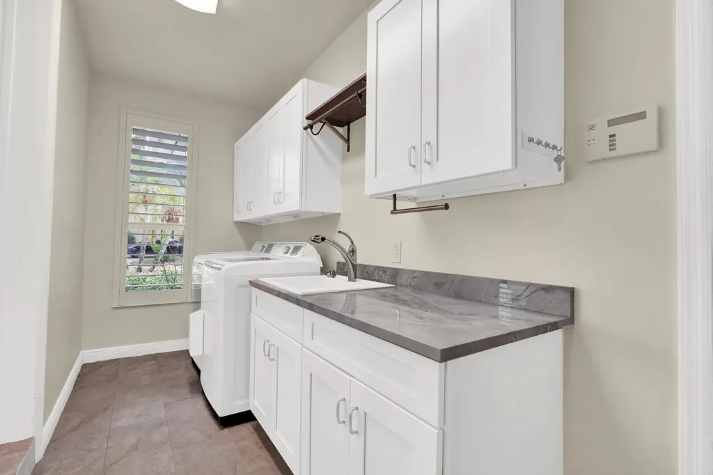 10 Martinique Cove Palm Beach Gardens FL 33418