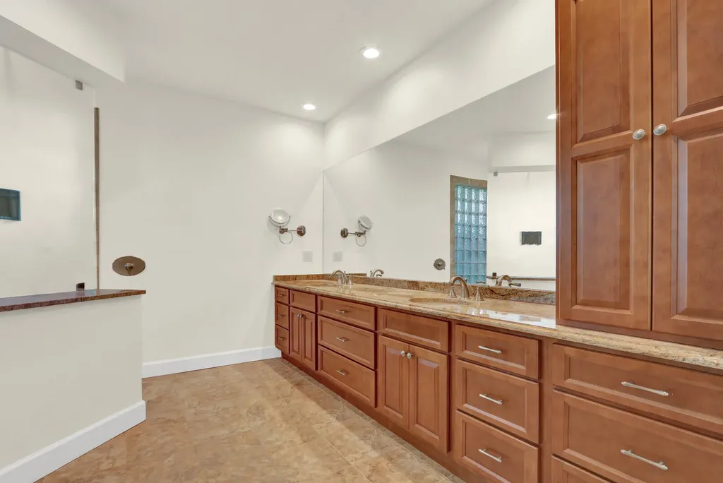 10 Martinique Cove Palm Beach Gardens FL 33418