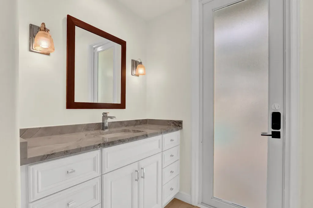 10 Martinique Cove Palm Beach Gardens FL 33418