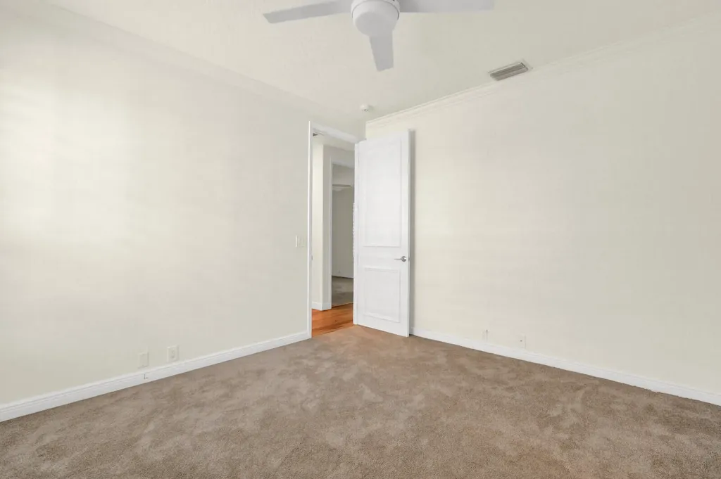 10 Martinique Cove Palm Beach Gardens FL 33418