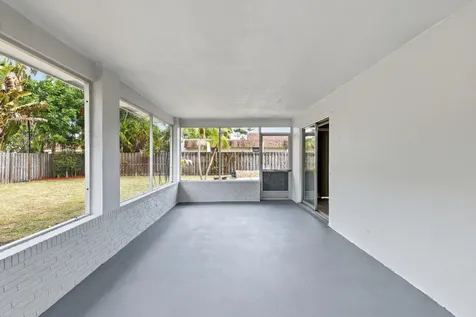 749 NW 36th Street Oakland Park FL 33309