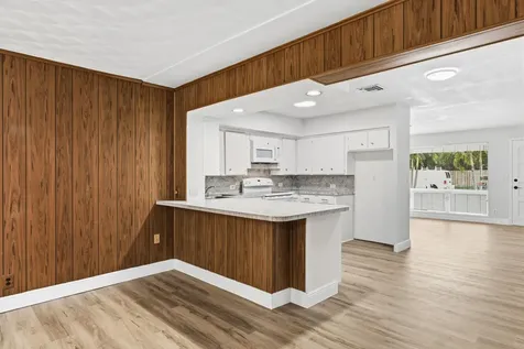 749 NW 36th Street Oakland Park FL 33309