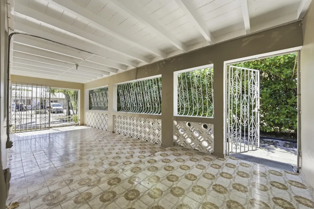 225 Plymouth Road West Palm Beach FL 33405