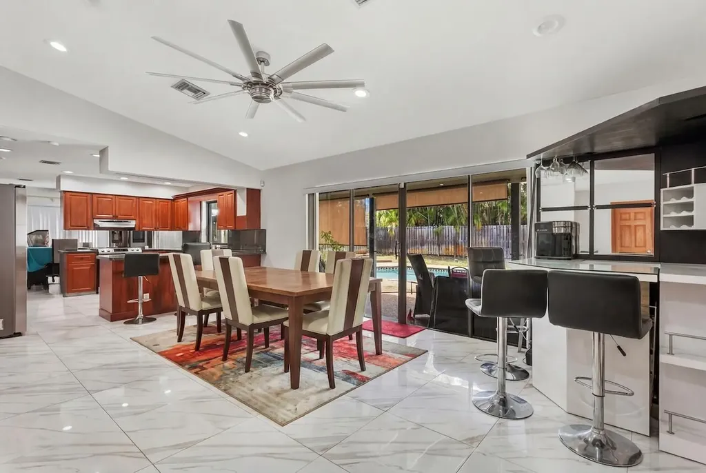 1280 NW 114th Avenue Coral Springs FL 33071