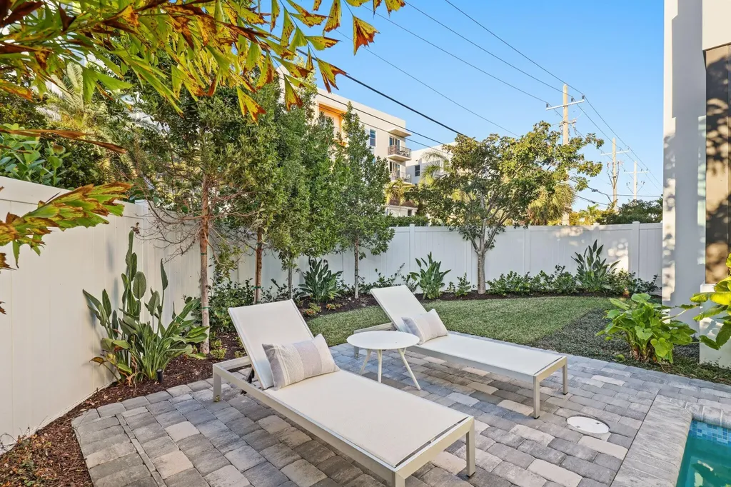 201 SE 4th Avenue Delray Beach FL 33483
