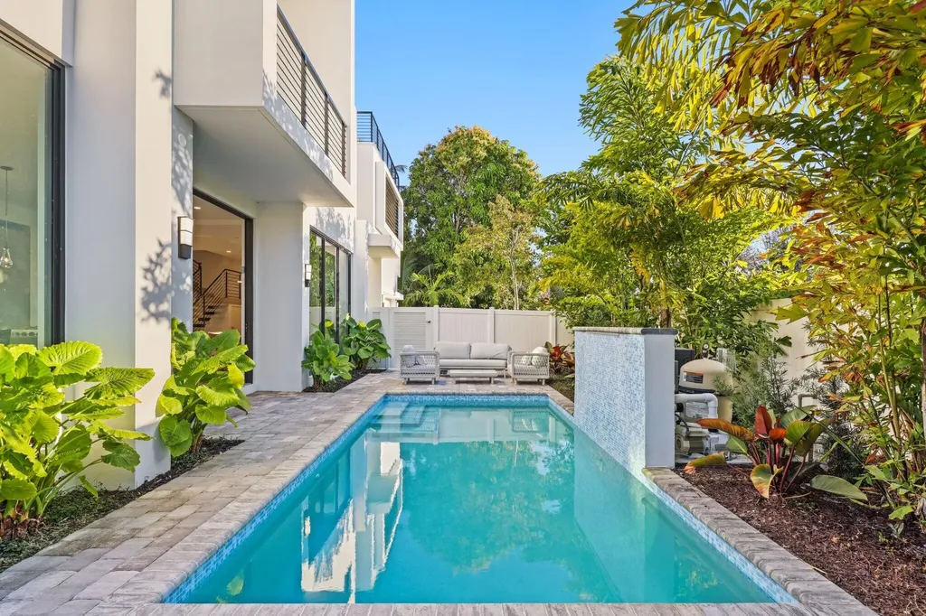 201 SE 4th Avenue Delray Beach FL 33483