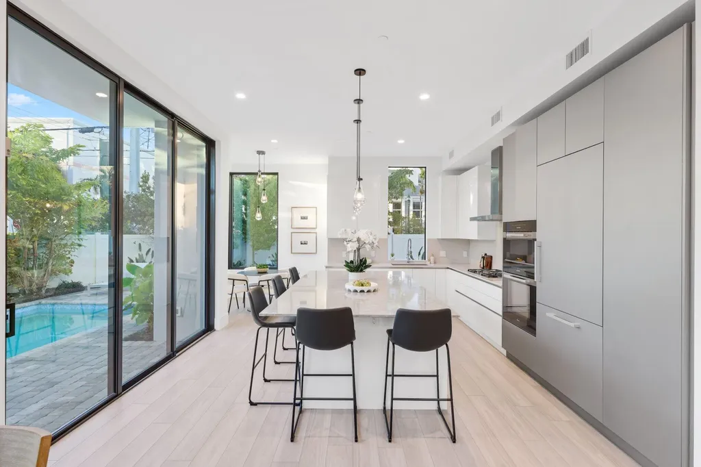 201 SE 4th Avenue Delray Beach FL 33483